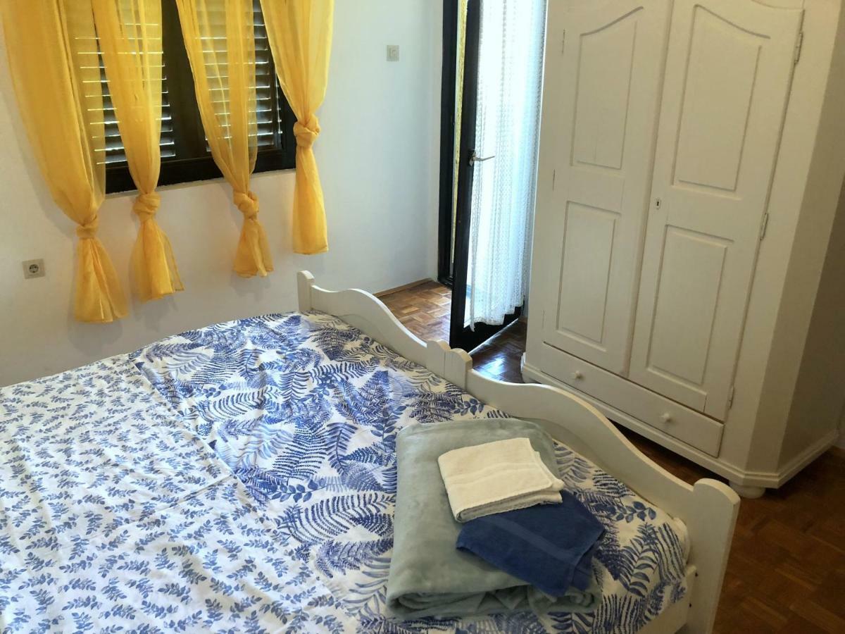 Guesthouse Vila Ruzmarin Zdrelac Bagian luar foto