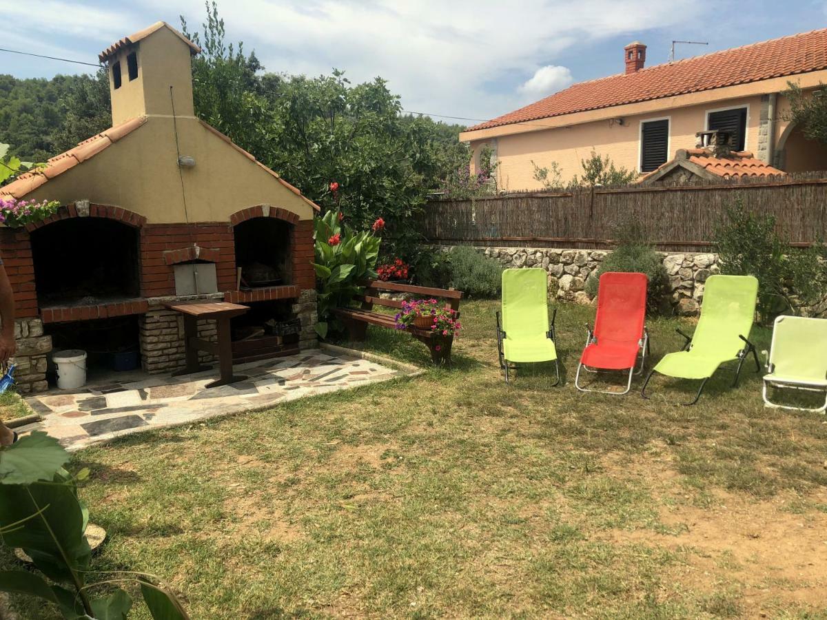 Guesthouse Vila Ruzmarin Zdrelac Bagian luar foto
